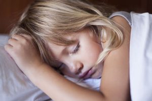 Jak naučit předškoláka spát o samotě